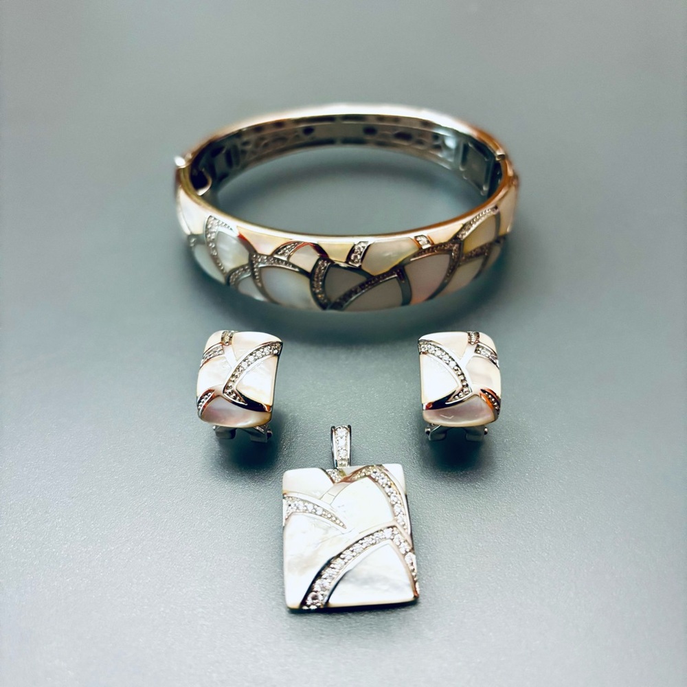 Belle Etoile 'Sirena' Sterling Silver & Mother of Pearl Bangle Pendant Earrings